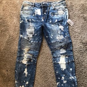 Embellished blue bleached jeans with cuts never worn brand dew with tags